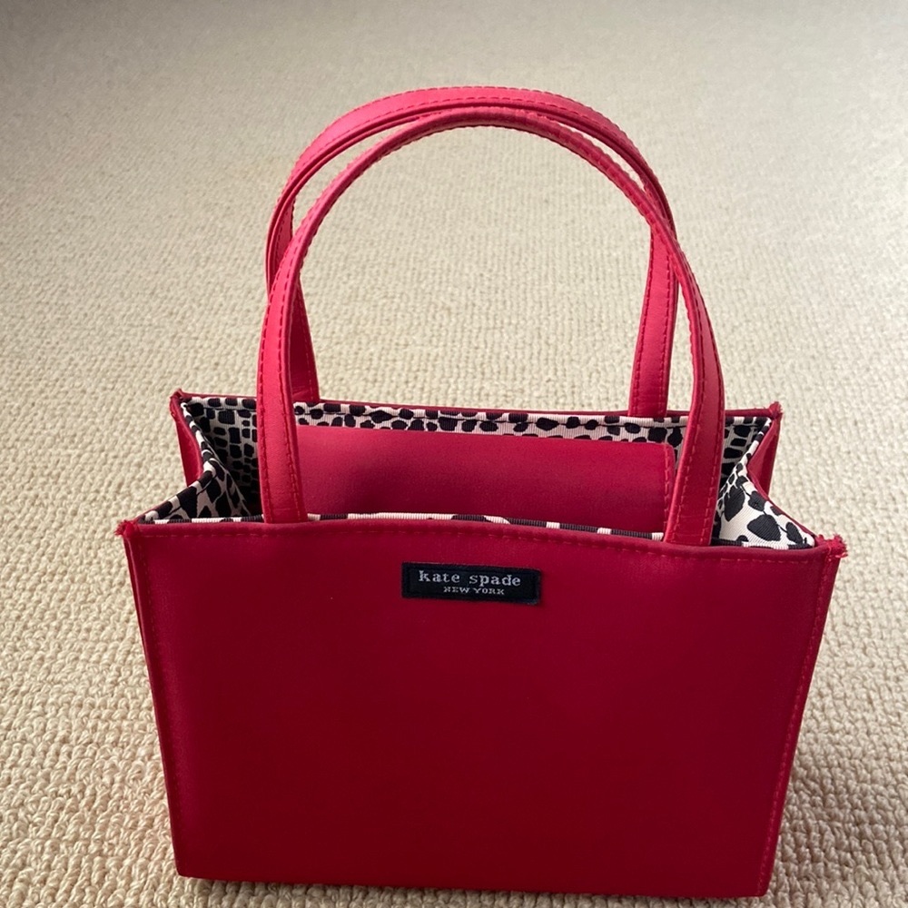 ❤️Kate Spade❤️ Adorable accent piece!